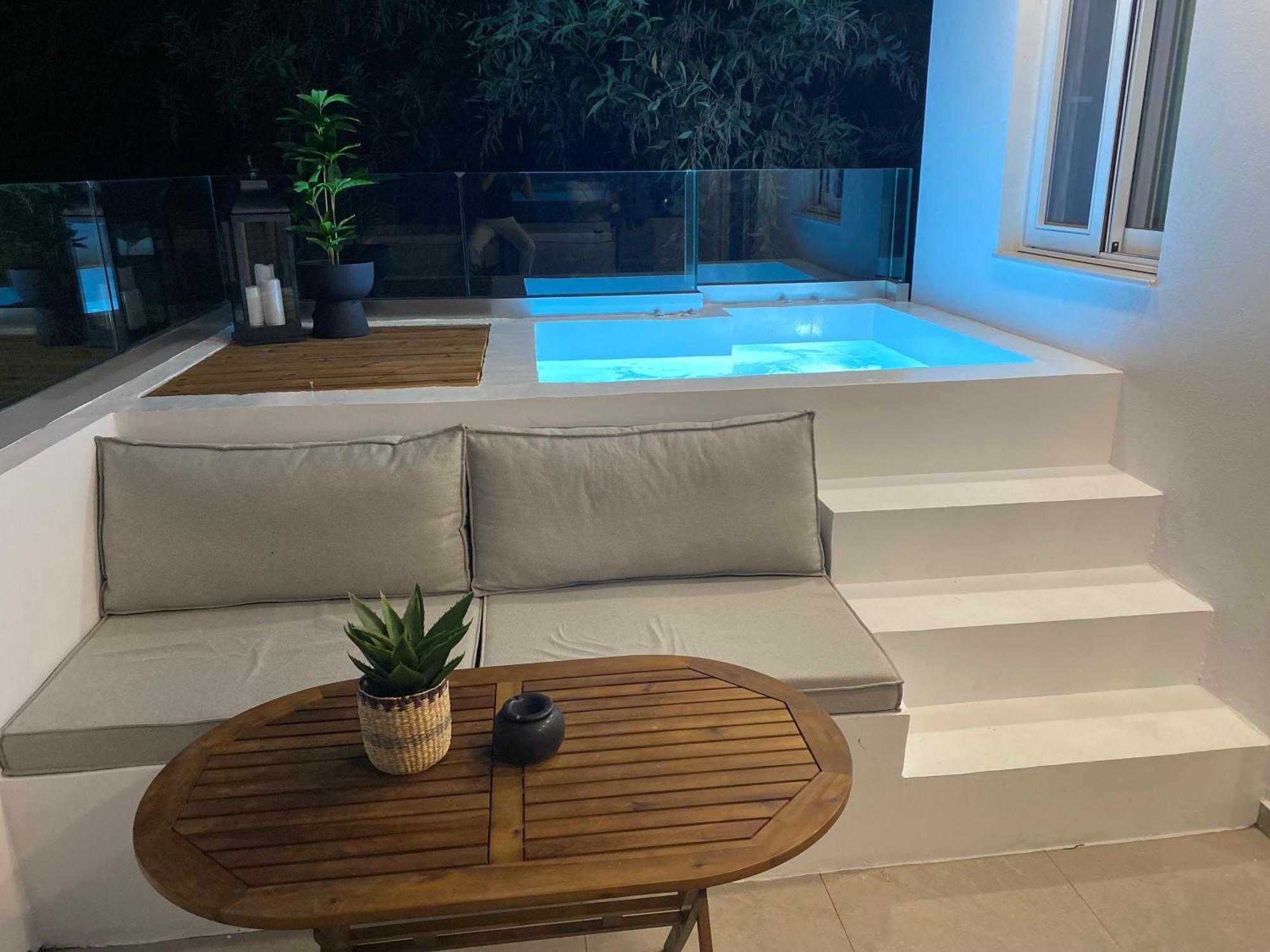 Theros Luxury Apartment อาร์คานเยโลส ภายนอก รูปภาพ